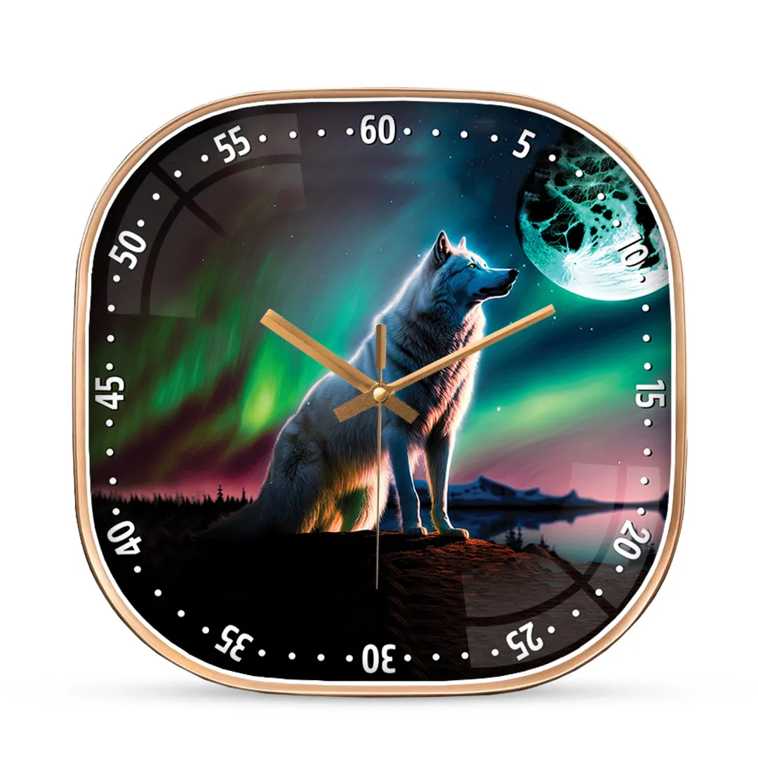 Alone-wolf wall clock