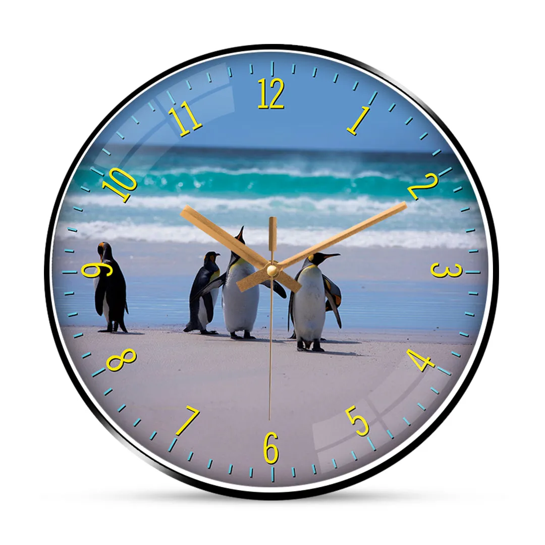 Amusing penguin wall clock