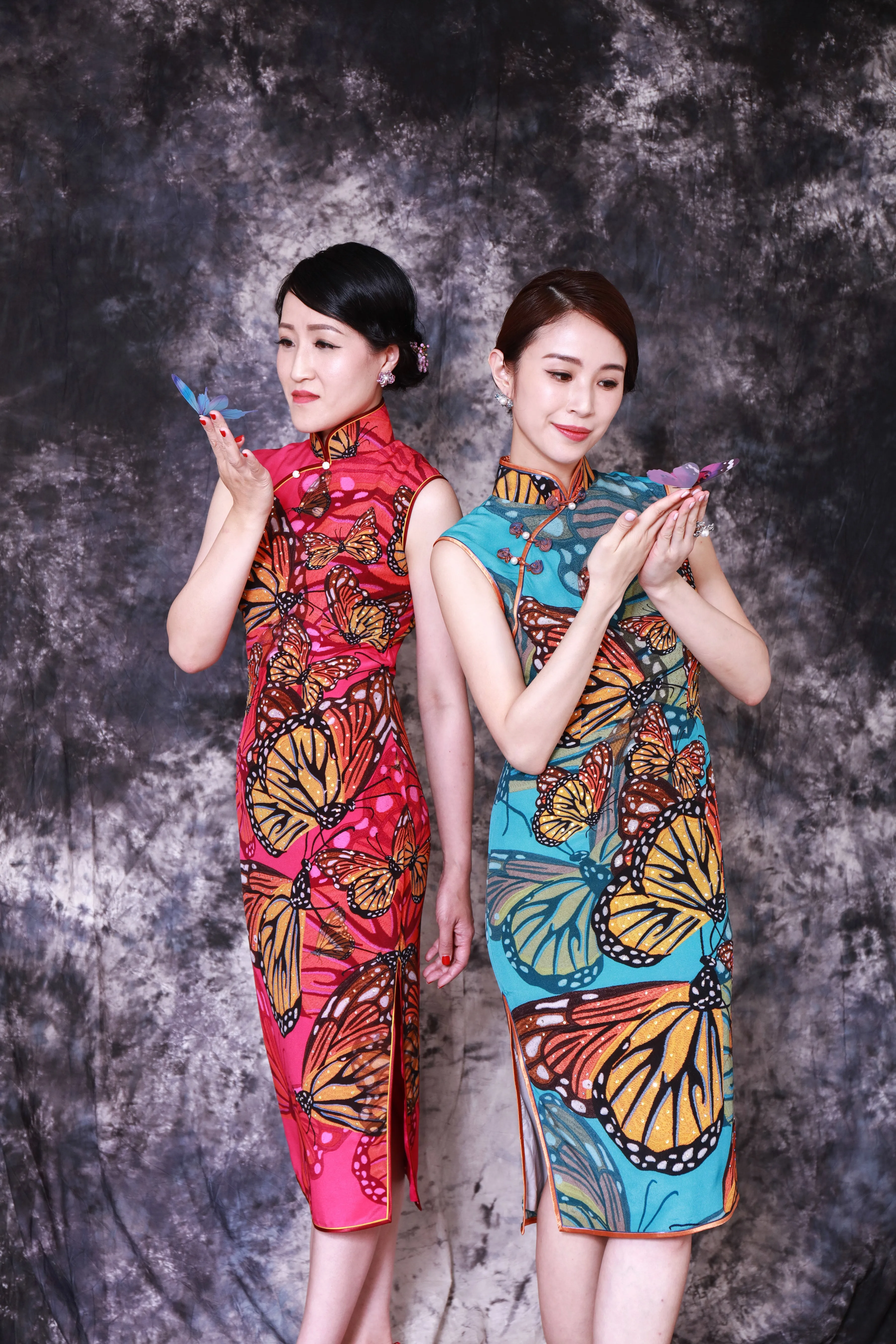 【BUTTERFLY】Masterpiece Collection Haute Couture 100% Silk Crystal Cheongsam (Sleeveless/Tailored Fit)