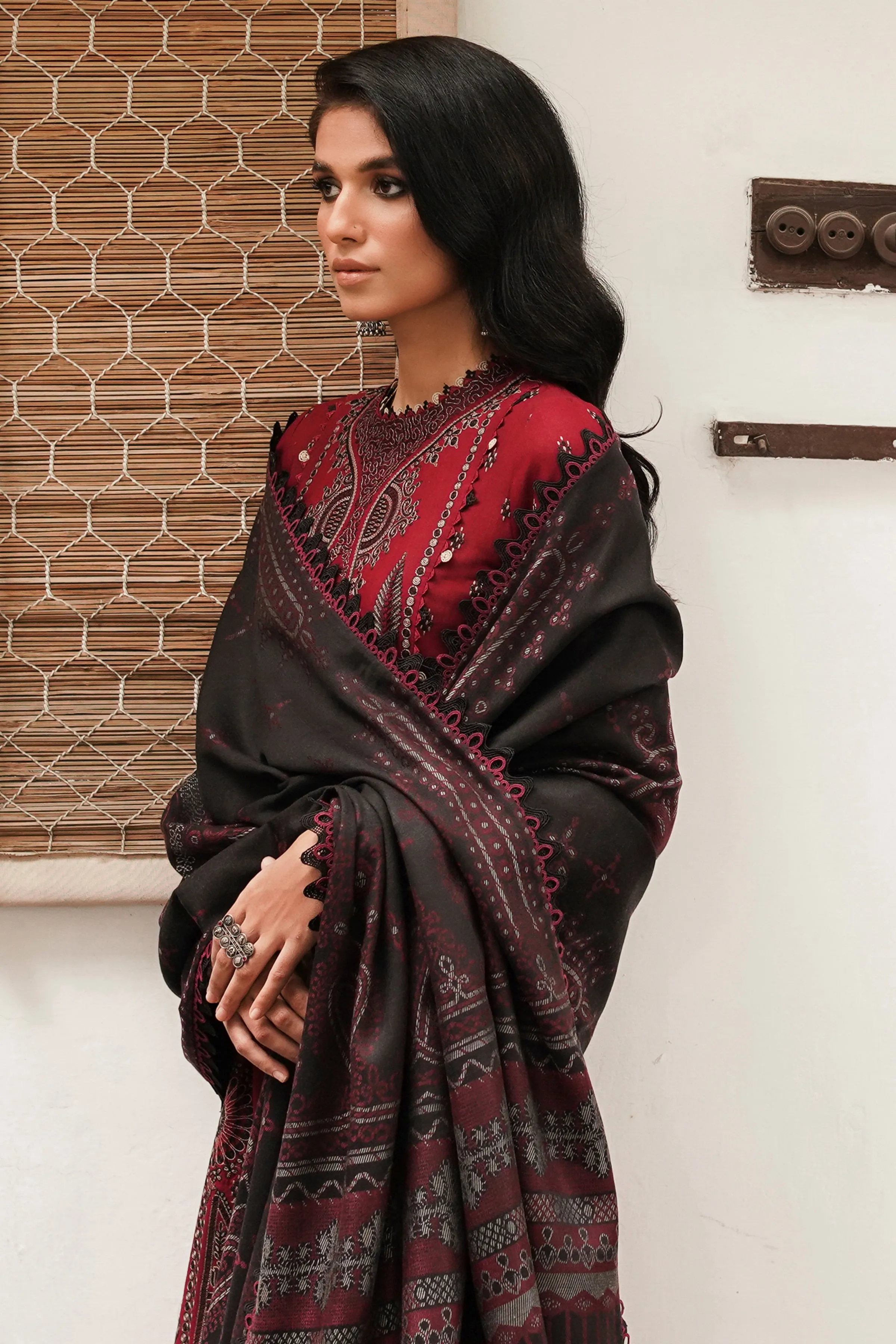 EMBROIDERED SLUB KHADDAR UW-0075