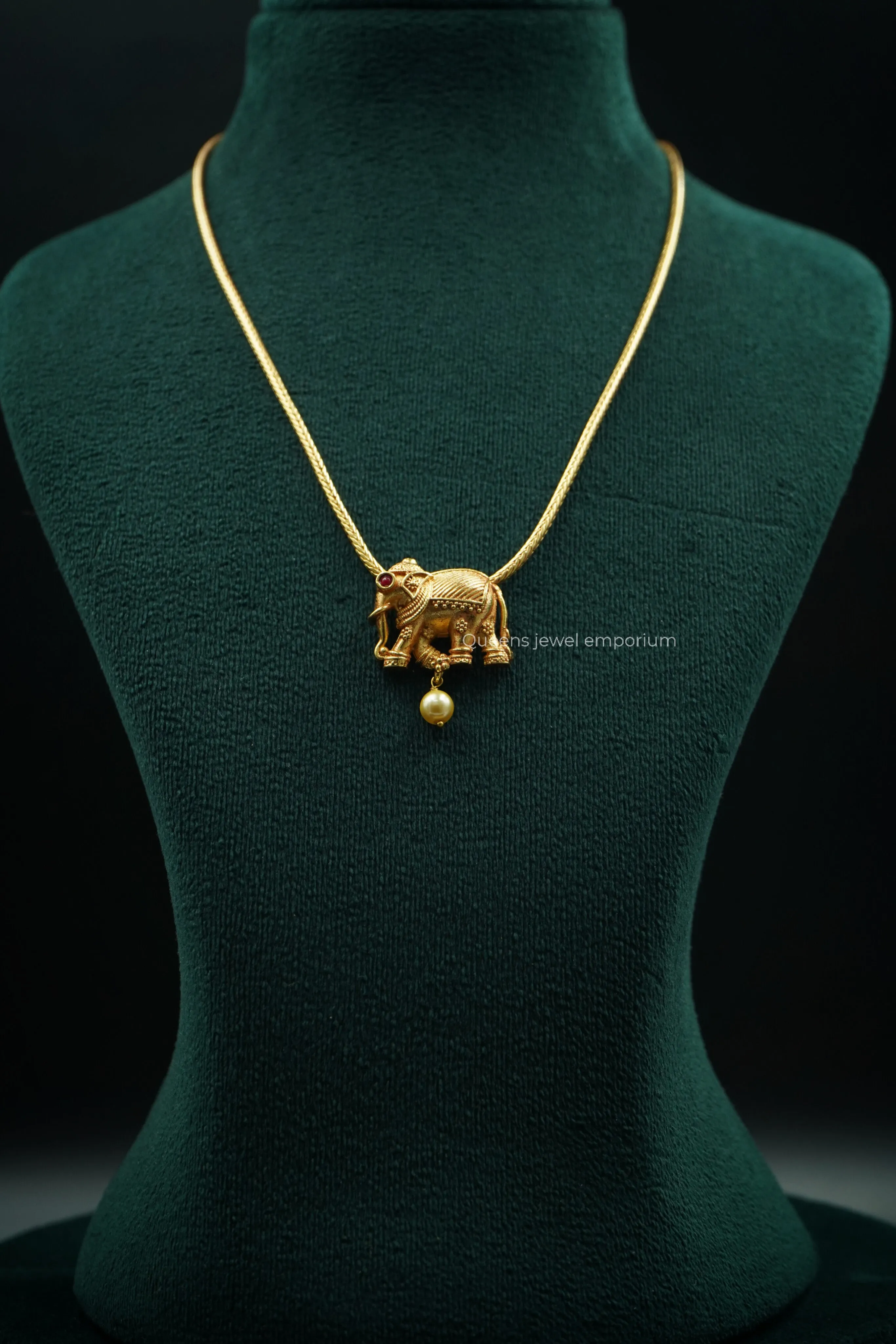 ESHANPUTRA  NECKLACE