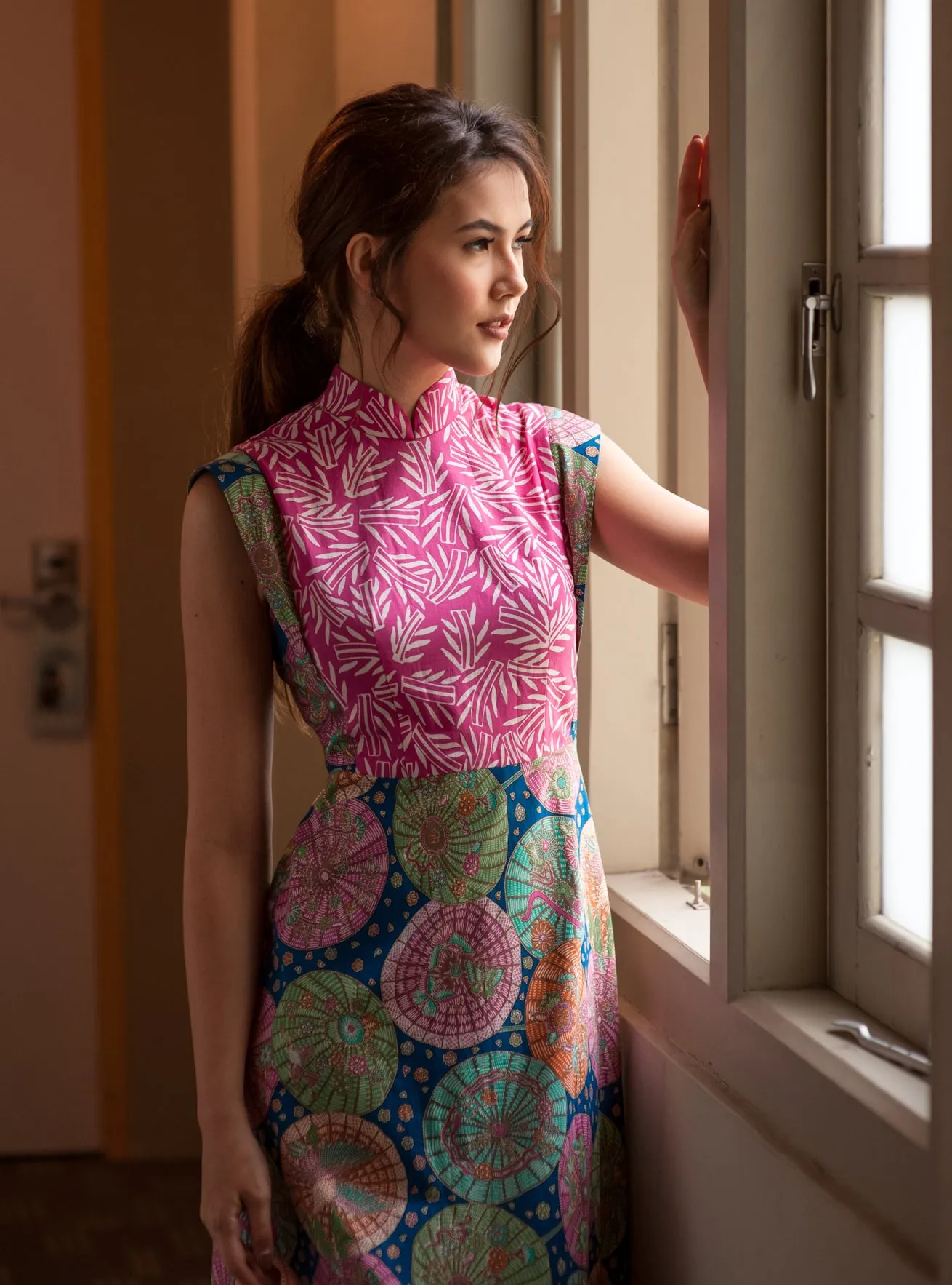 SQUARE BODICE IN PARASOLS BATIK CHEONGSAM DRESS